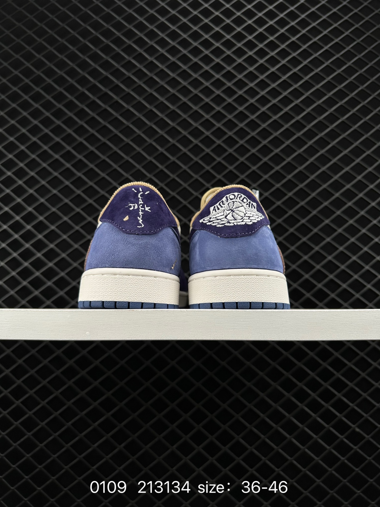 NIKE  Air Jordan 1 Low